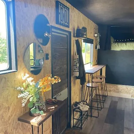 Horse Truck Tiny * Swords