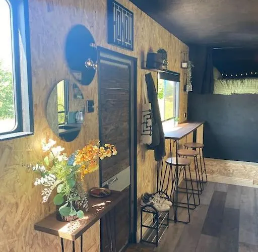 Horse Truck Tiny * Swords